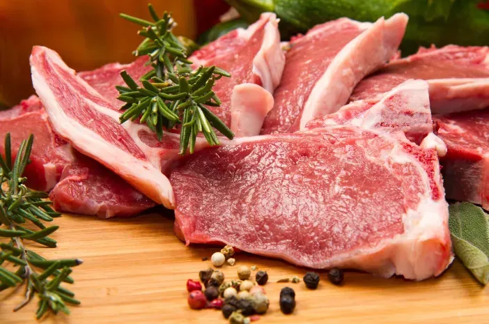 Daging-Kambing-dan-Sapi-saat-Idul-Adha-Pilih-Mana-1.jpg-1-1.jpg.webp