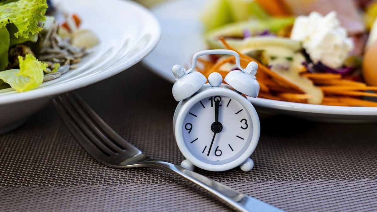ilustrasi-diet-intermittent-fasting-1760085324167_169.jpeg