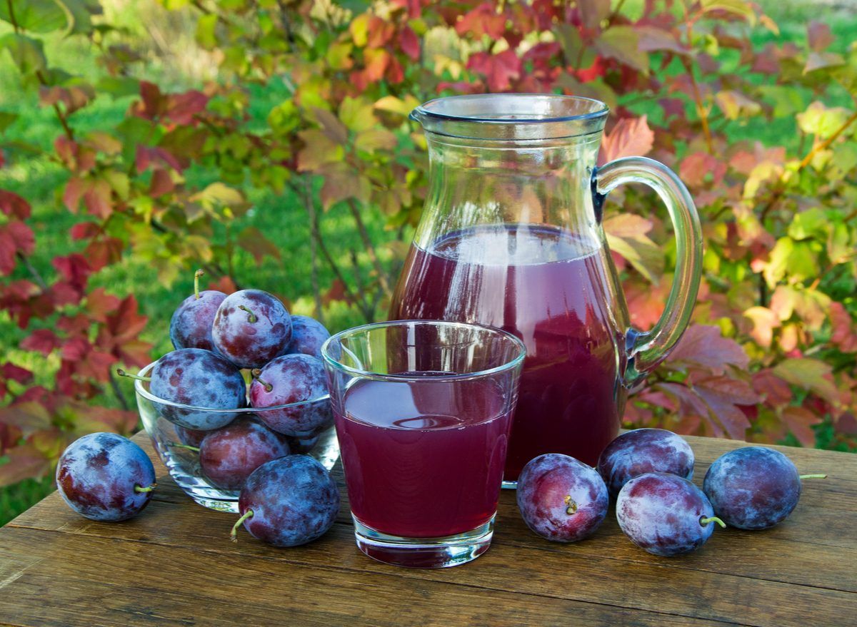 prune-juice-carafe-glass-plums.jpg
